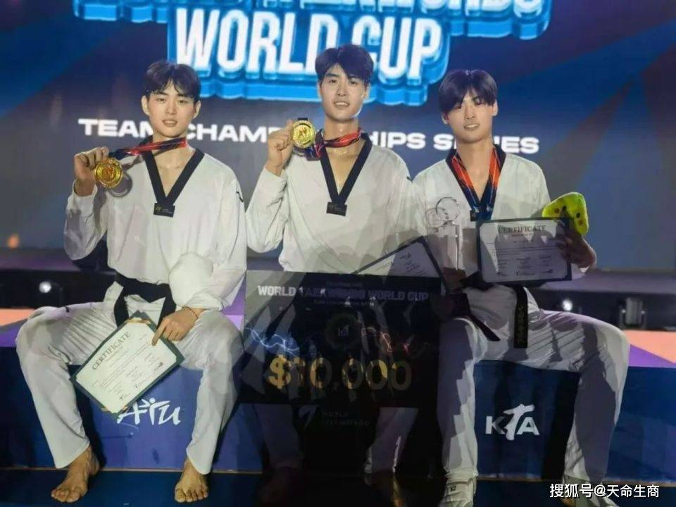 商丘健儿陈诚率队登顶 中国跆拳道男团首夺世界杯冠军