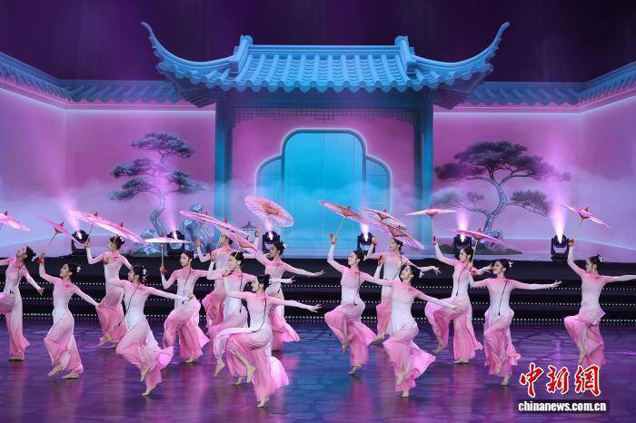台湾青年在苏州热聊“苏超”赛事