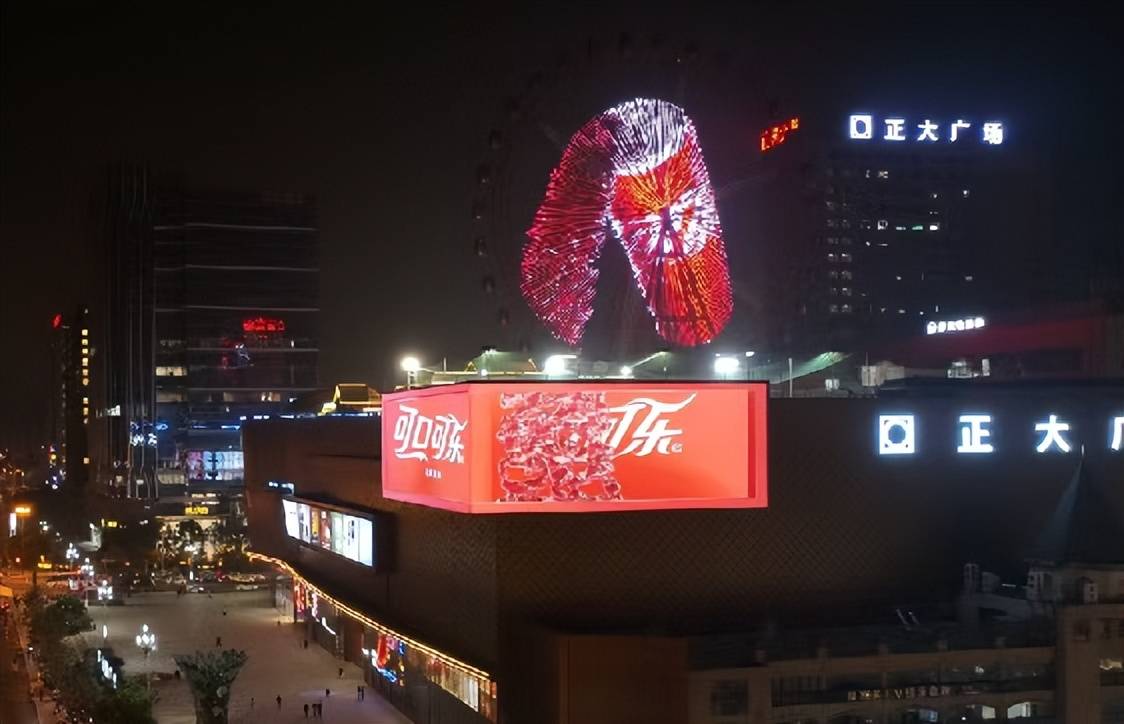 苏超场外最大“显眼包”，闷声拿走200亿