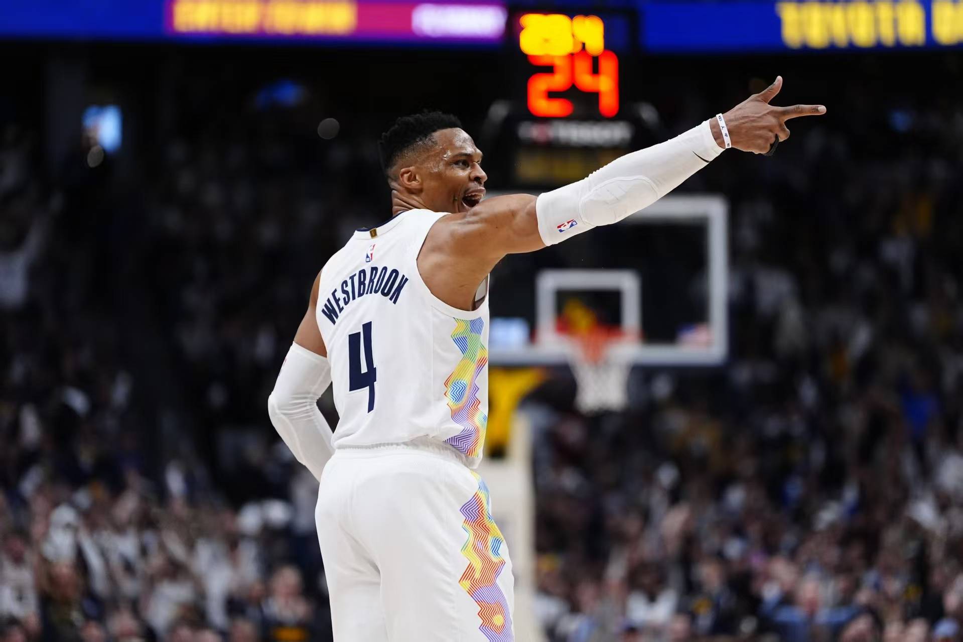 NBA：詹姆斯四队方案？40亿要买开拓者？两大后卫框定下家