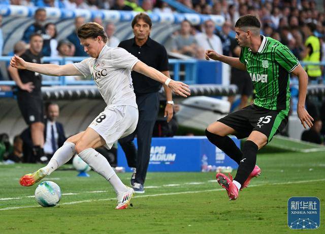 九游体育中国-足球丨意甲：那不勒斯胜萨索洛