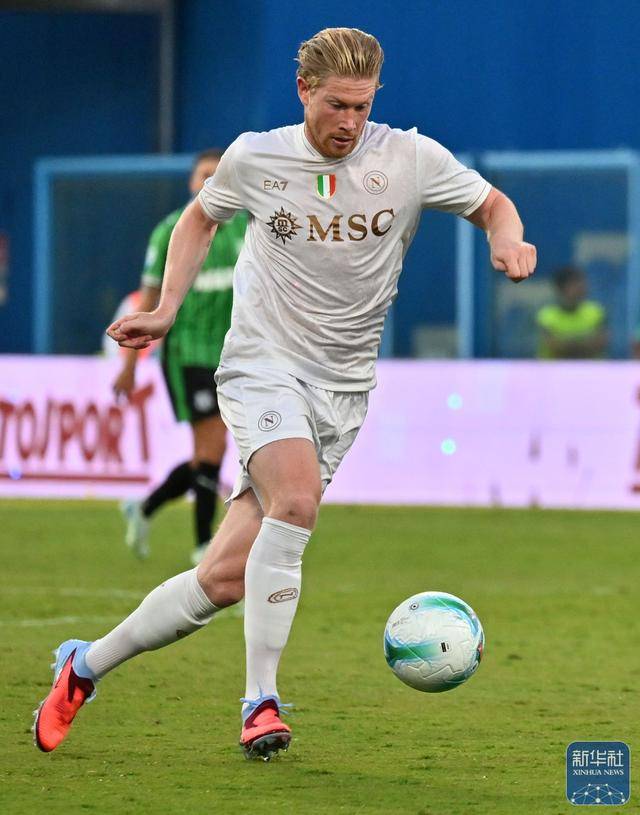 足球丨意甲:那不勒斯胜萨索洛