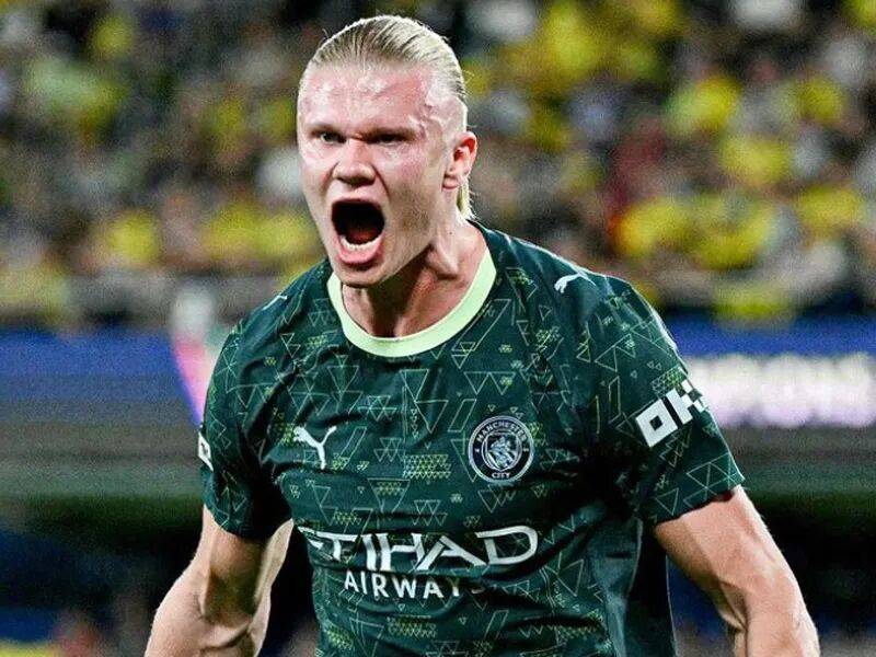 央视直播英超豪门,利物浦苦主走下神坛,对手力挺阿森纳冲击两冠