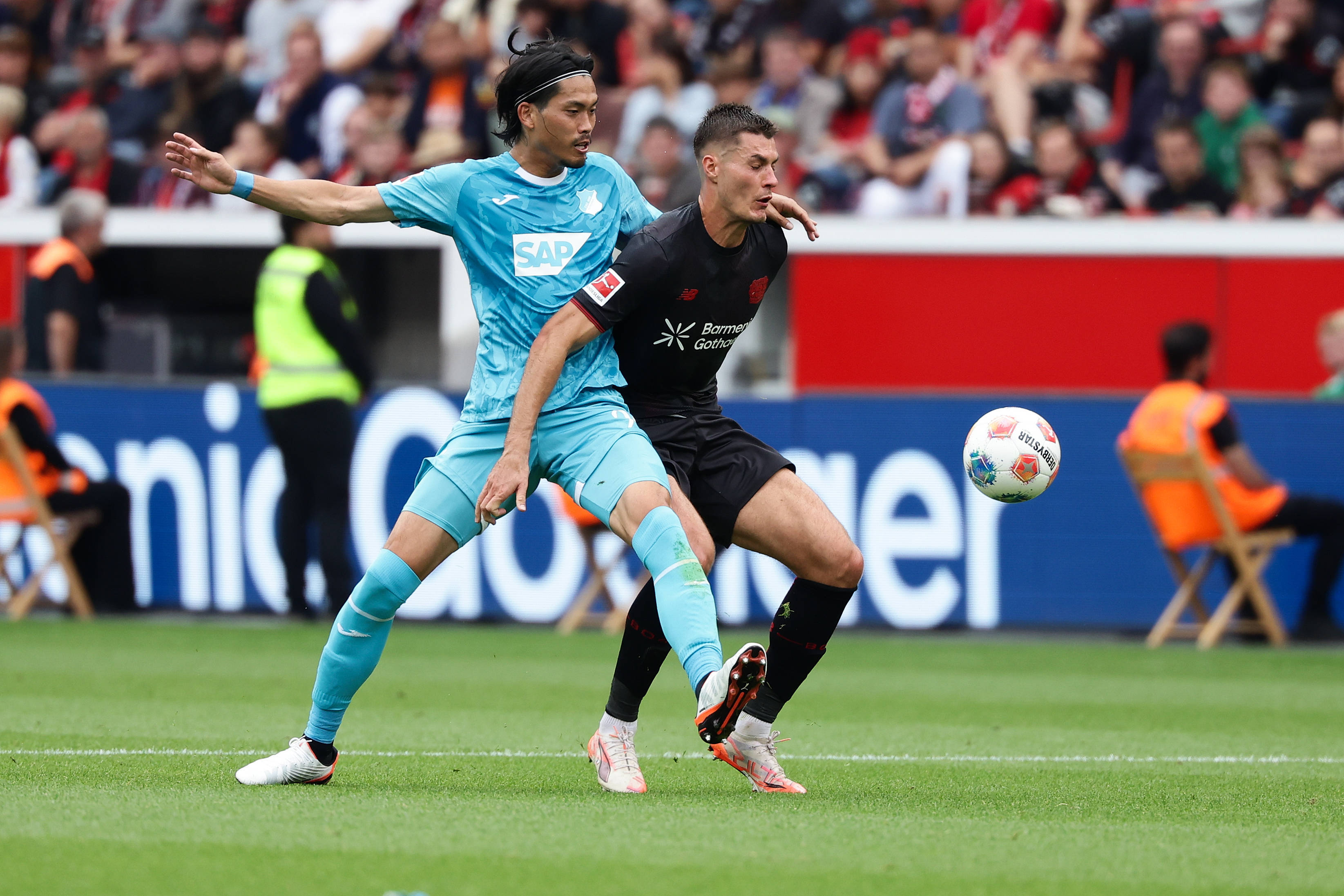 (体育)足球——德甲:勒沃库森不敌霍芬海姆