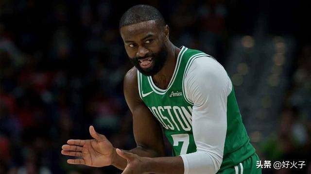 9you-搞笑，杰伦·布朗因发际线问题向勒布朗·詹姆斯发出“红色警报”