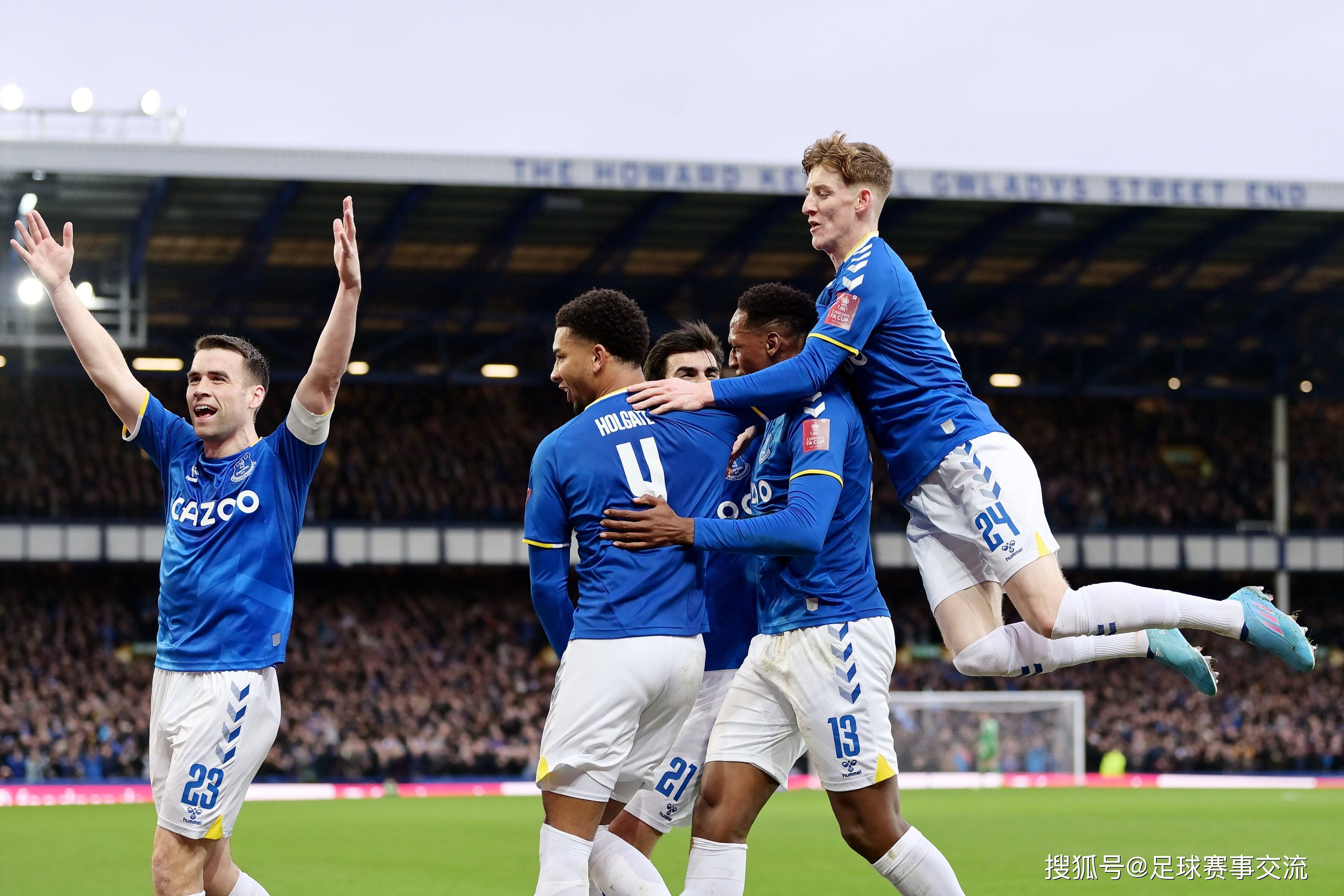 今日足球：纽卡斯尔联vs富勒姆 罗达JCvs前进之鹰