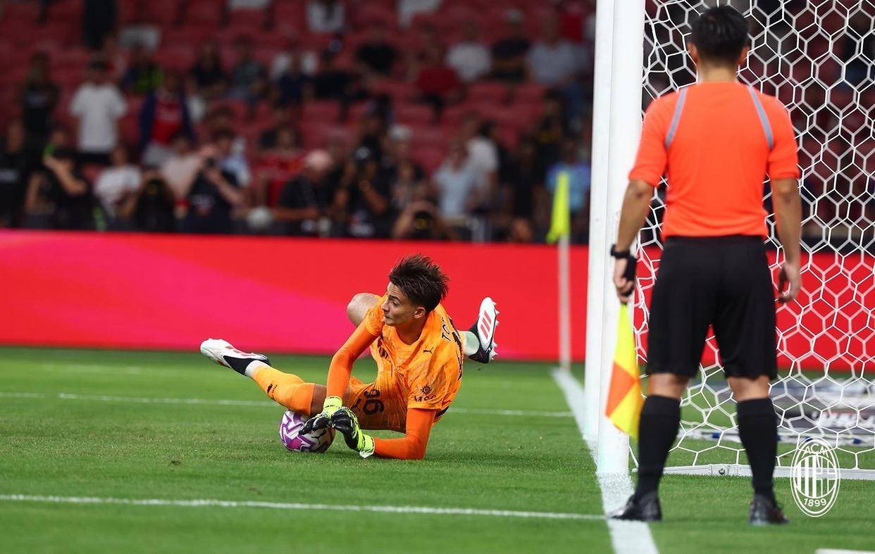 米兰计划冬窗外租托里亚尼，下赛季回归竞争一门，阿森纳持续关注