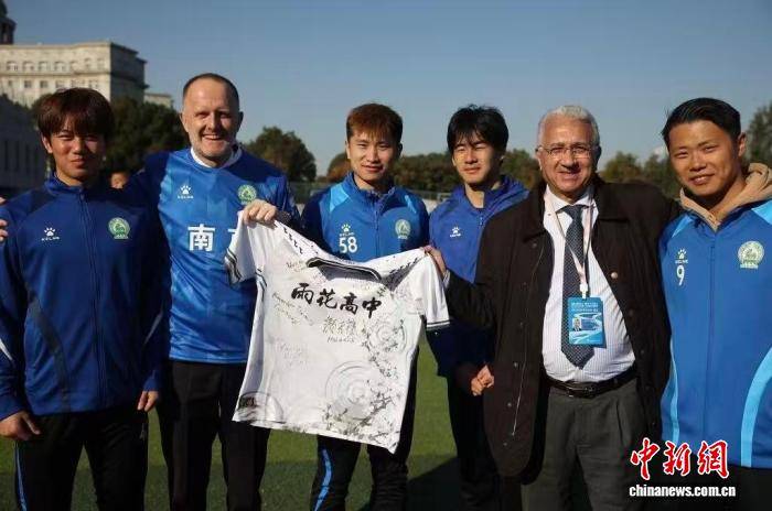 中国校园足球改革“南京样本”：从“苏超”看足球育人